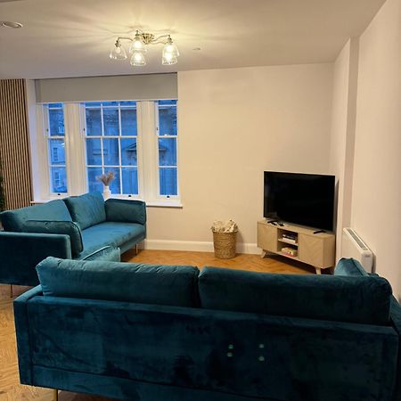 Haus Of Sulis, City Centre Apartment With Lift Access Bath Exterior foto